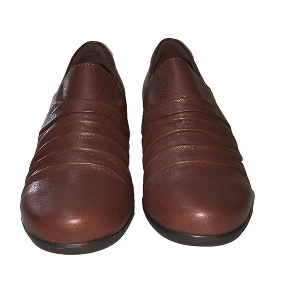 Clarks Collection Brown Emily Cove Leather Slip On Heeled Loafers Booties 9M - Picture 2 of 14